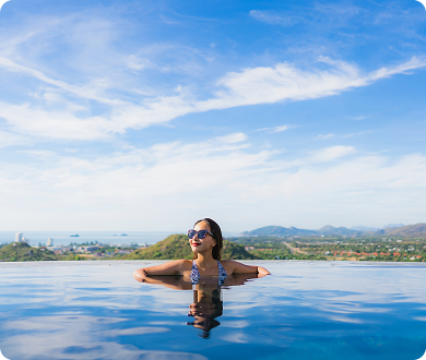 Sky pool, bar